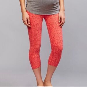 Beyond the Bump Fold Over Crop Leggings Red 
size Medium Maternity